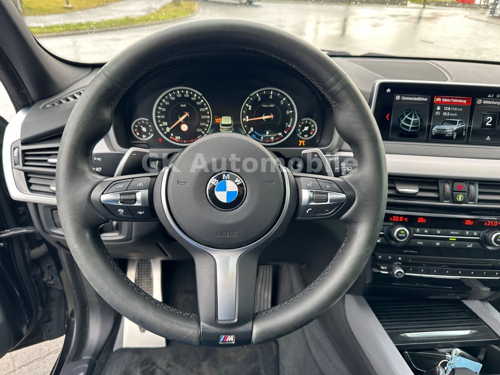 Fahrzeugabbildung BMW X5 xDrive 35i M-Sport/Navi/Pano/Head-Up/LED/AHK