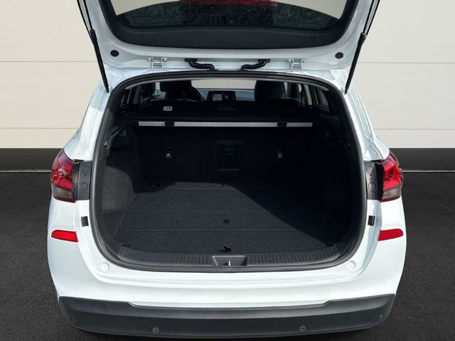 Hyundai i30 Premium Pano+Kamera+LED+Navi+SHZ+Klima+Temp+