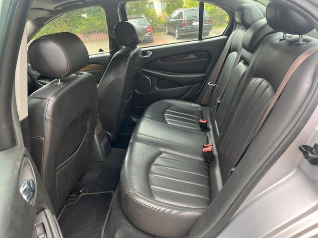 Jaguar X-Type 2.0 V6 Executive*TÜV 11/2027* Bild 8