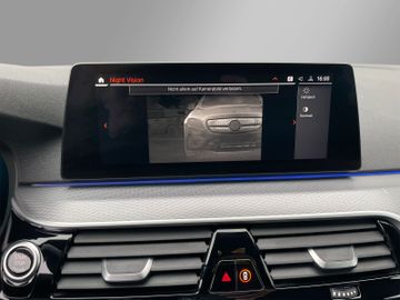 BMW 520d Touring xDrive M Sport*LED*AHK*Automatik