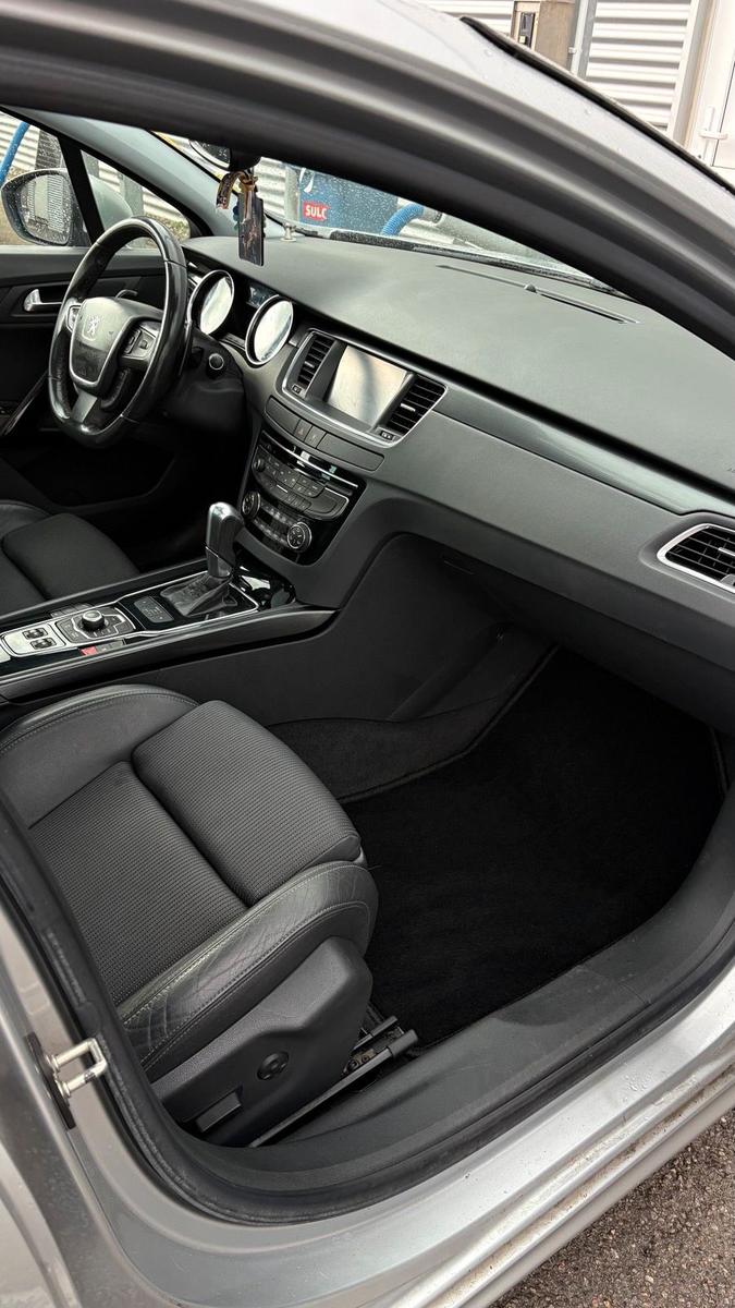 Peugeot 508 2011 — photo 12
