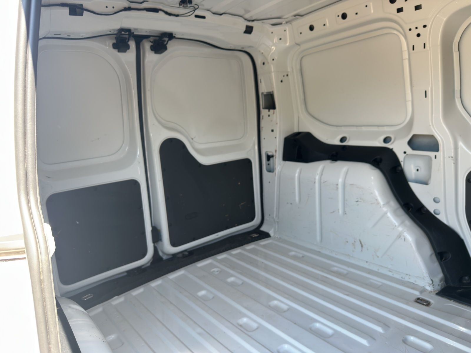 Fahrzeugabbildung Volkswagen Caddy Kasten TDI AHK KLIMA DAB+ Bluetooth