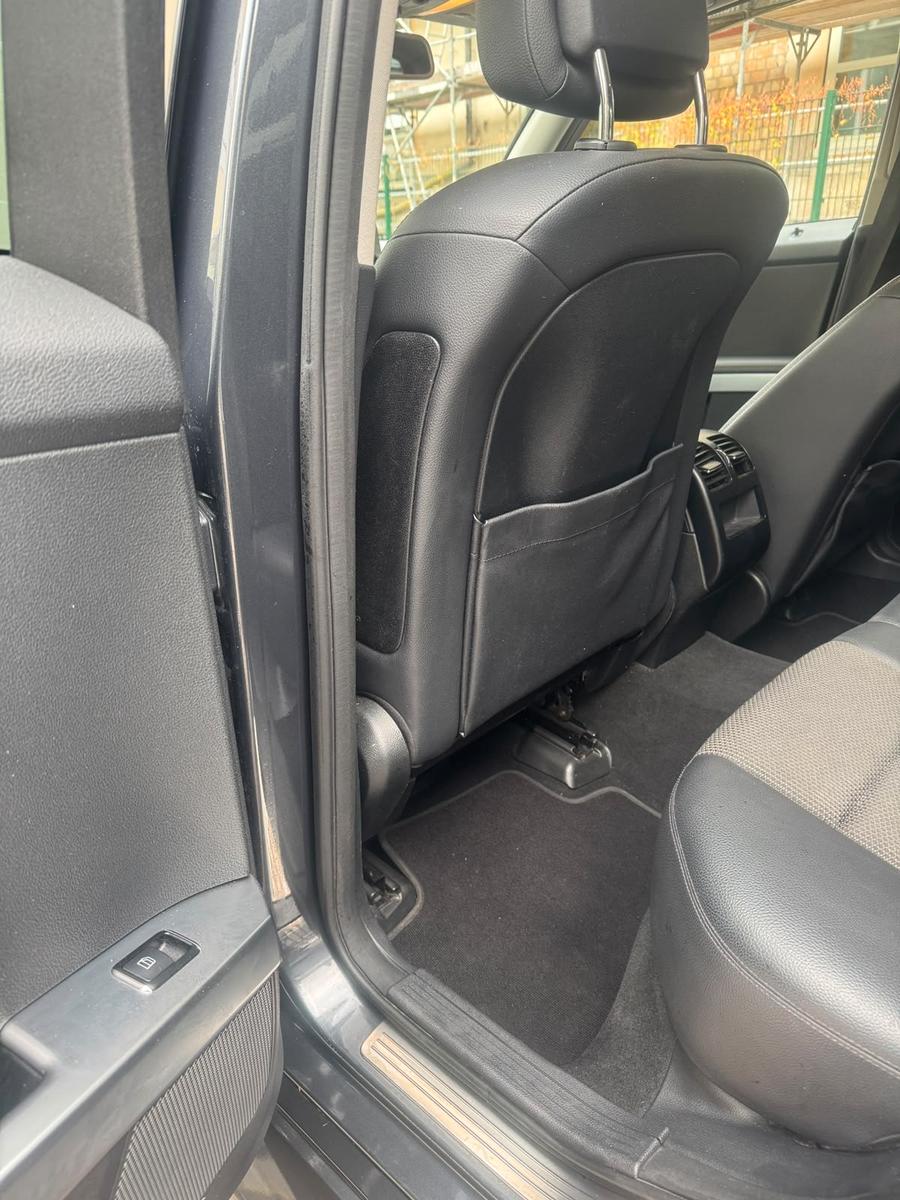 Mercedes-Benz GLK220 2009 — photo 17