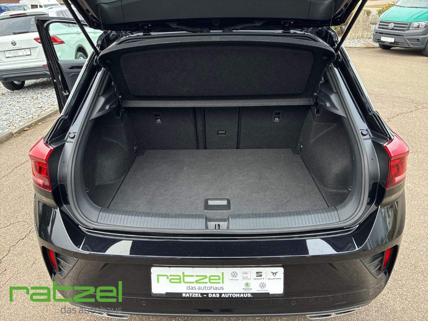 Fahrzeugabbildung Volkswagen T-Roc R-Line 1.5 TSI DSG LED ACC Dig. Cockpit Li