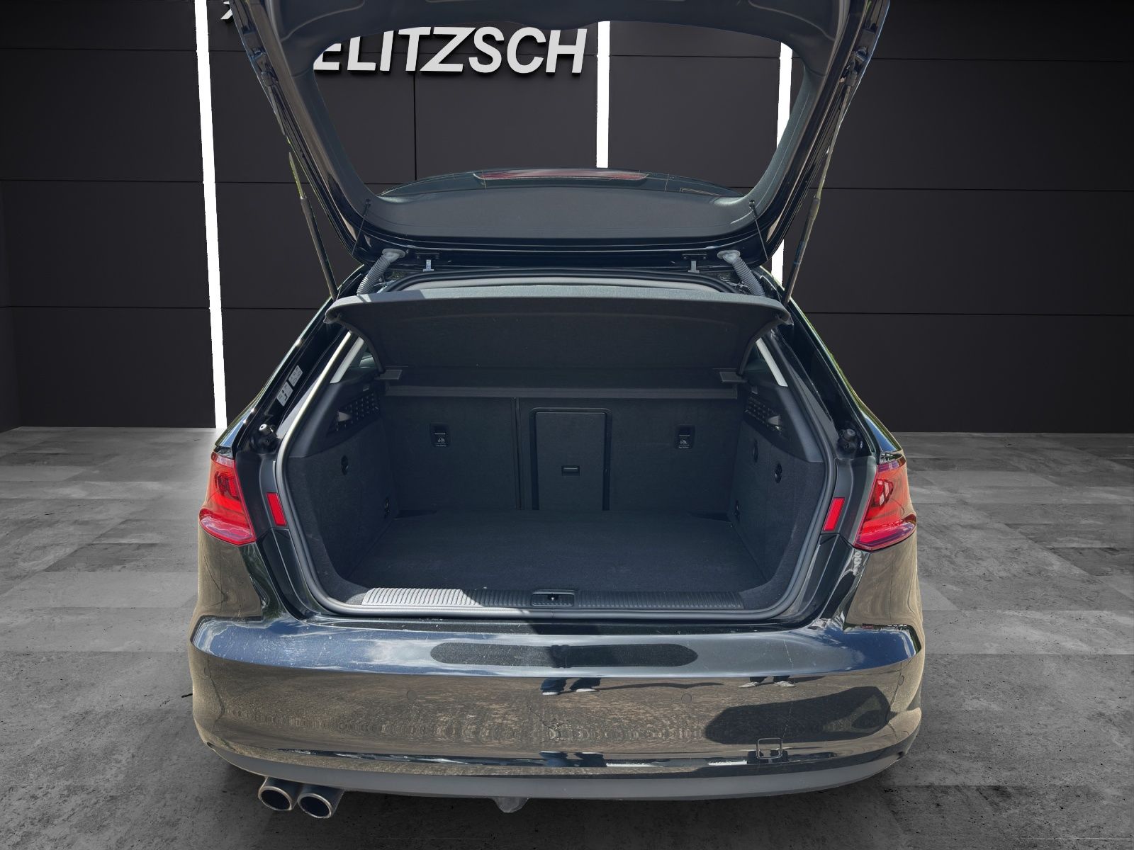 Fahrzeugabbildung Audi A3 Sportback Ambiente TSI DSG AHK XENON NAVI