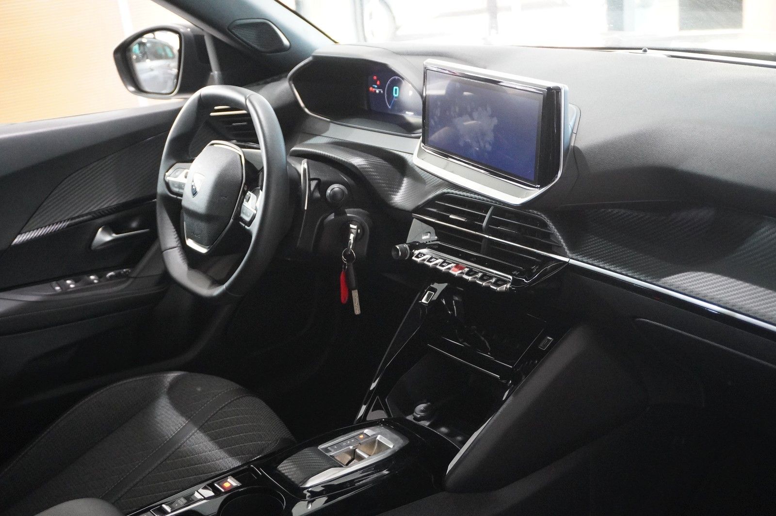 Fahrzeugabbildung Peugeot 2008 1.2 HYBRID ALLURE E-DSC NAVI/LED/SPORT/VIRT