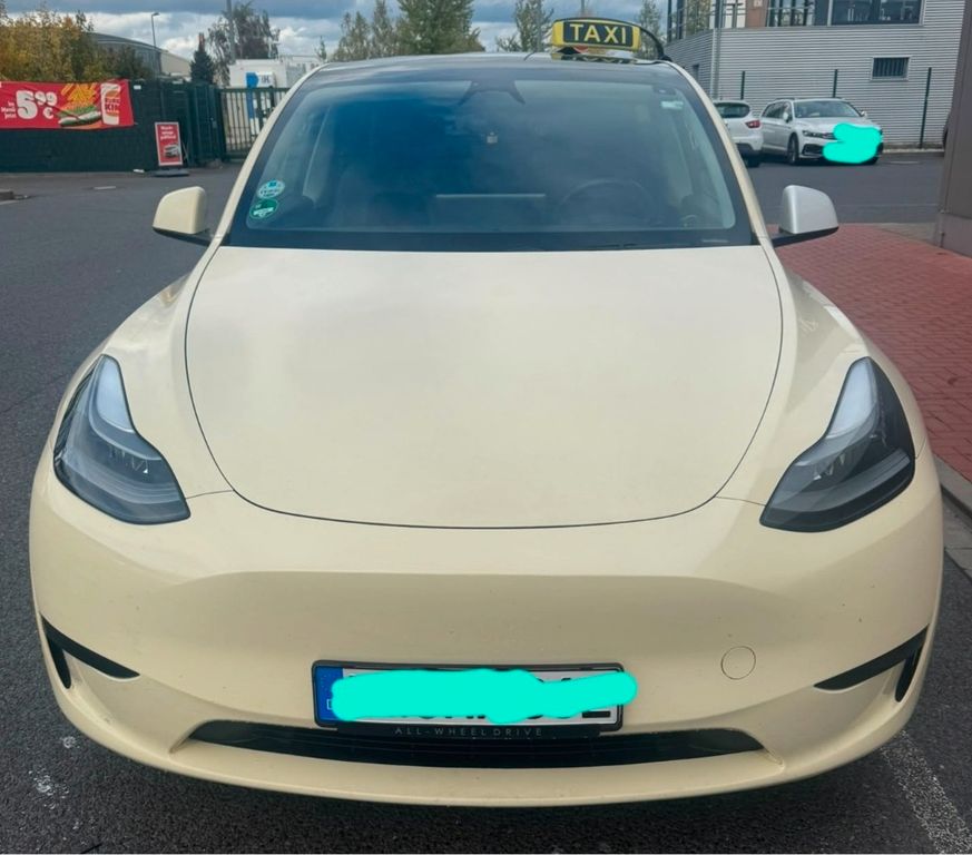 Image of Tesla Model Y
