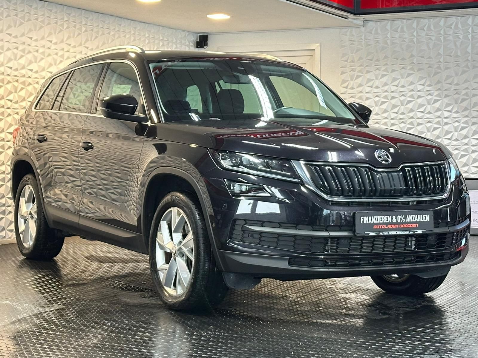 SKODA Kodiaq 2.0TDI STYLE 4x4* LED#SHZ#LH#ACC#KEYL#AHK - Image 2