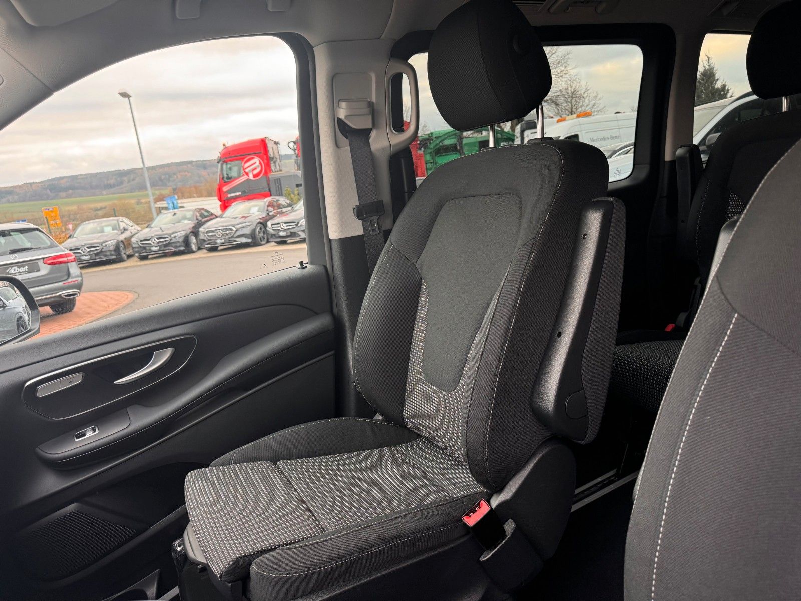 Fahrzeugabbildung Mercedes-Benz V 250 d STYLE el.Tür AHK2,5 DISTRONIC 360Kamera