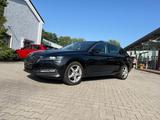 Skoda Superb Combi 2.0 TDI Style LED Navi Pano SD Sitz