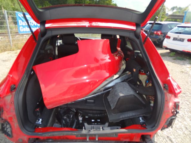Fahrzeugabbildung Audi A4 Avant S line Sportpaket plus/Navi/86.500 Km