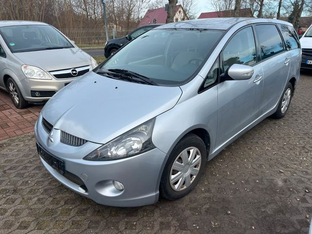 Mitsubishi Grandis 2.4 Intense 6-Sitzer