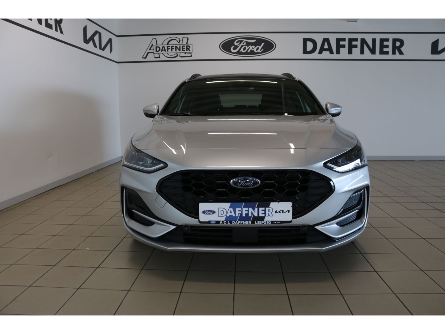 Fahrzeugabbildung Ford Focus Turnier ST-Line X 1.0 EcoBoost Mild-Hybrid