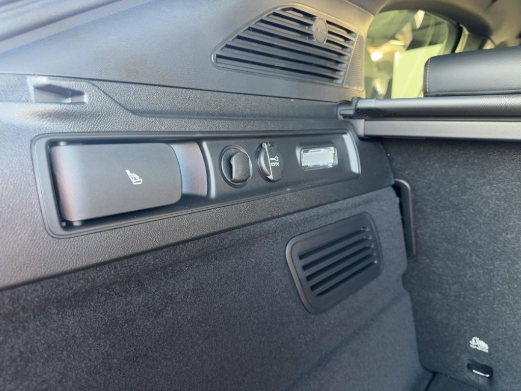 Fahrzeugabbildung Alfa Romeo Stelvio INTENSA Q4, AHK, Leder, PDC, Navi,