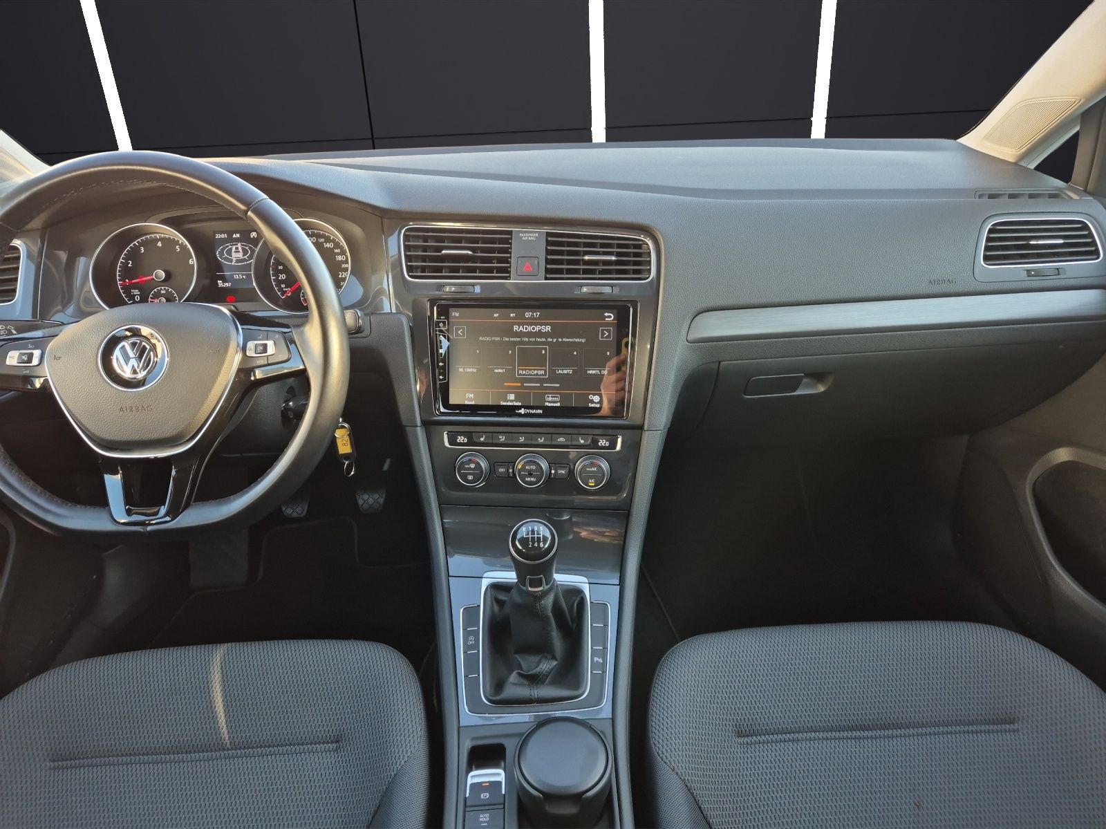 Fahrzeugabbildung Volkswagen Golf VII Variant TSI Comfortline Climatronic PDC