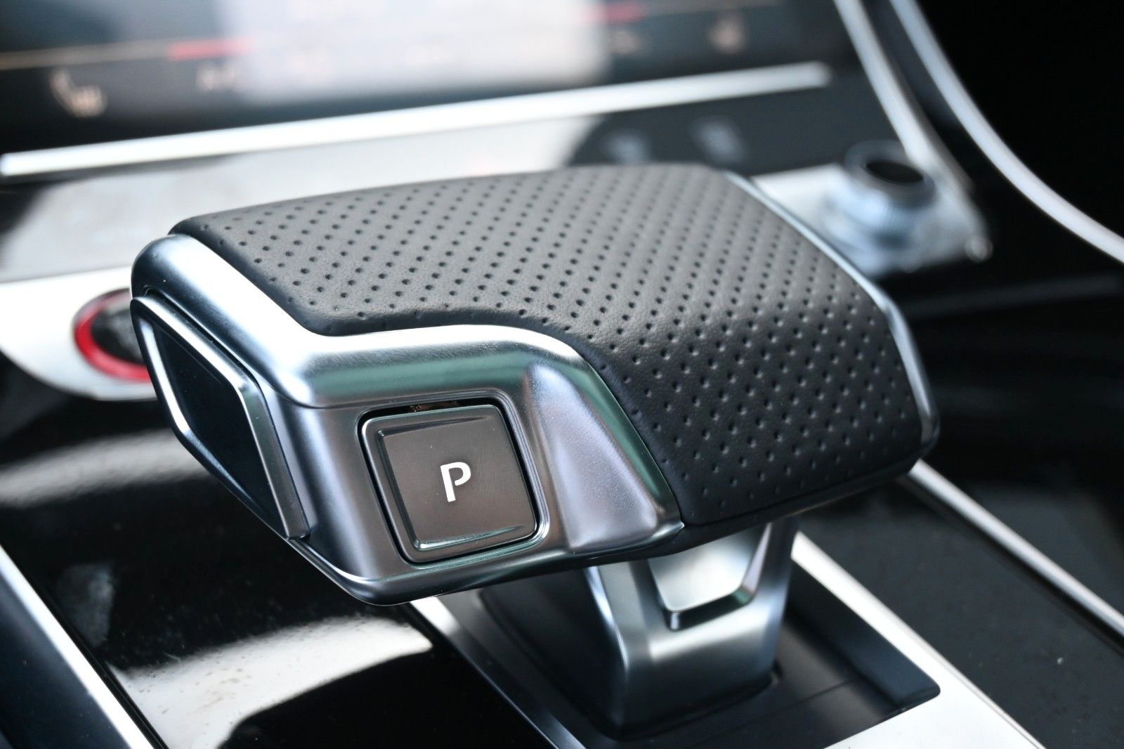 Fahrzeugabbildung Audi RSQ8 RS Q8 TFSI QUATTRO *B&O*PANO*23"Mietkauf