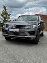 Volkswagen Touareg 3.0 V6 TDI 8-Fach, Pano, Luft, Anhängerk - Volkswagen Touareg V8tdi mit Diesel-Antrieb