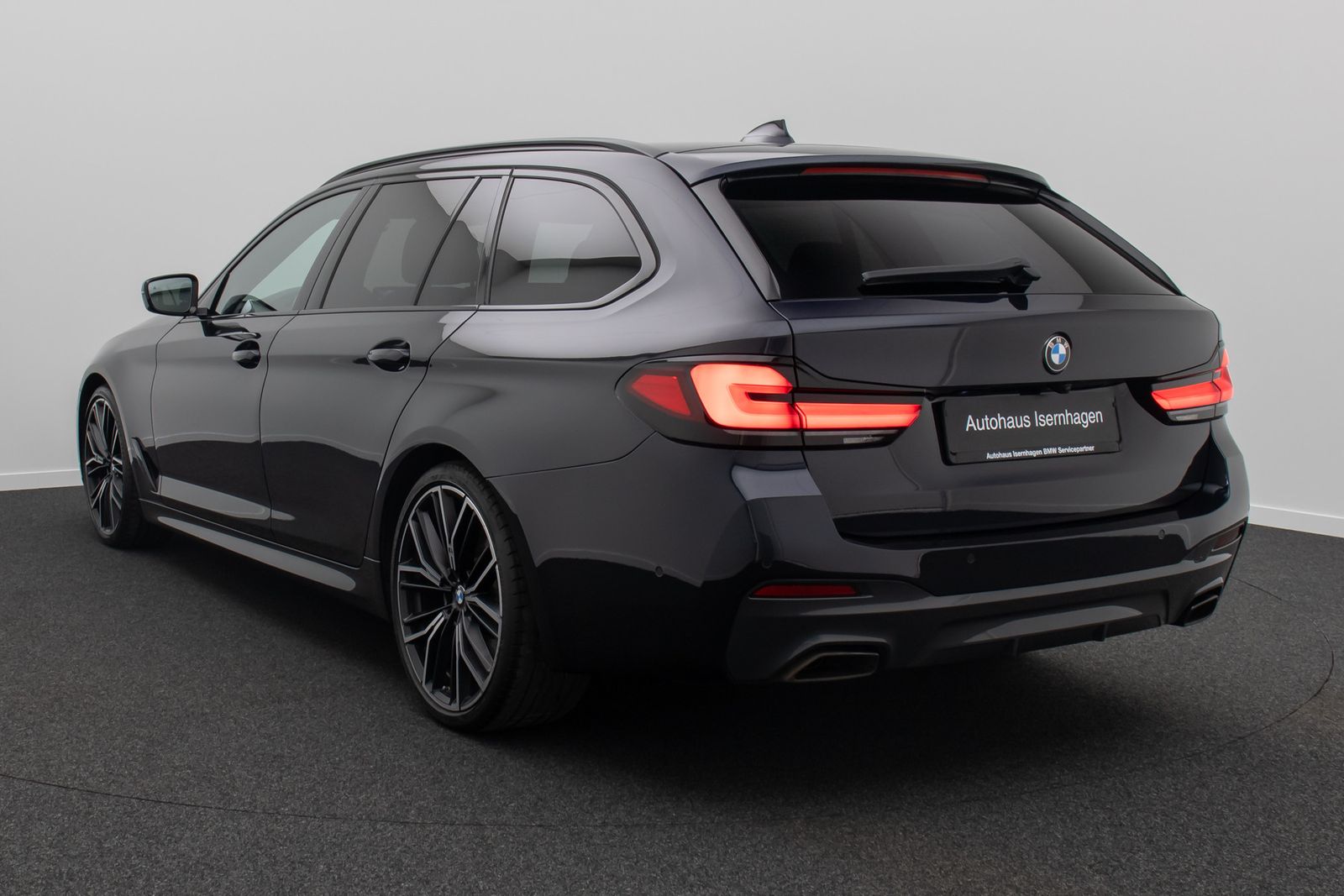 Fahrzeugabbildung BMW 540d xD M Sport Panorama HUD H/ K DAB SoftClose
