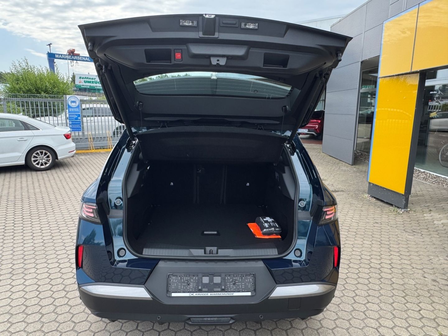 Fahrzeugabbildung Opel Grandland 1.2 Edition SHZ+LHZ+Kamera+Allwetter