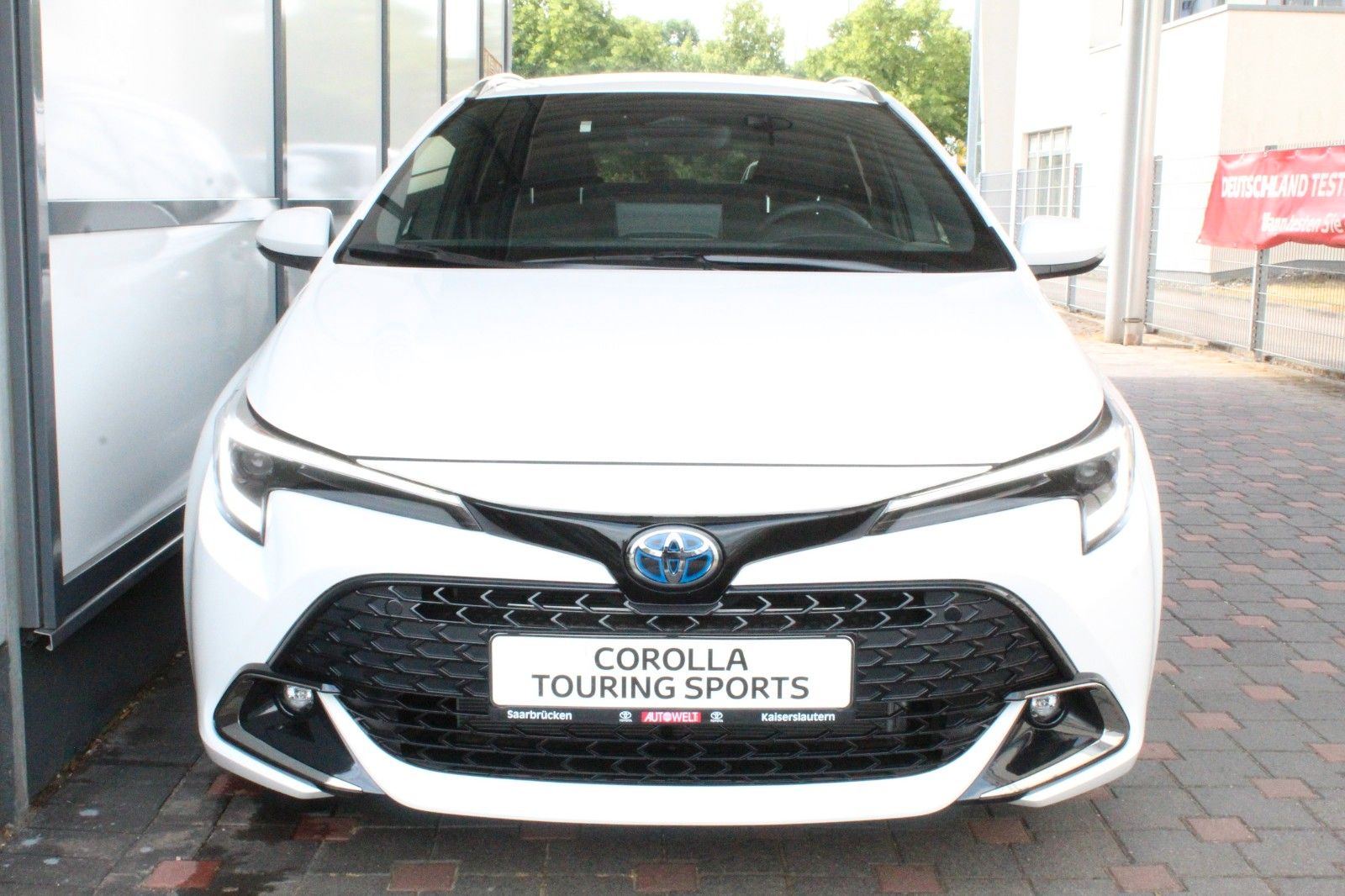 Fahrzeugabbildung Toyota Corolla TS 1.8 Hybrid Team D + Technik-Paket