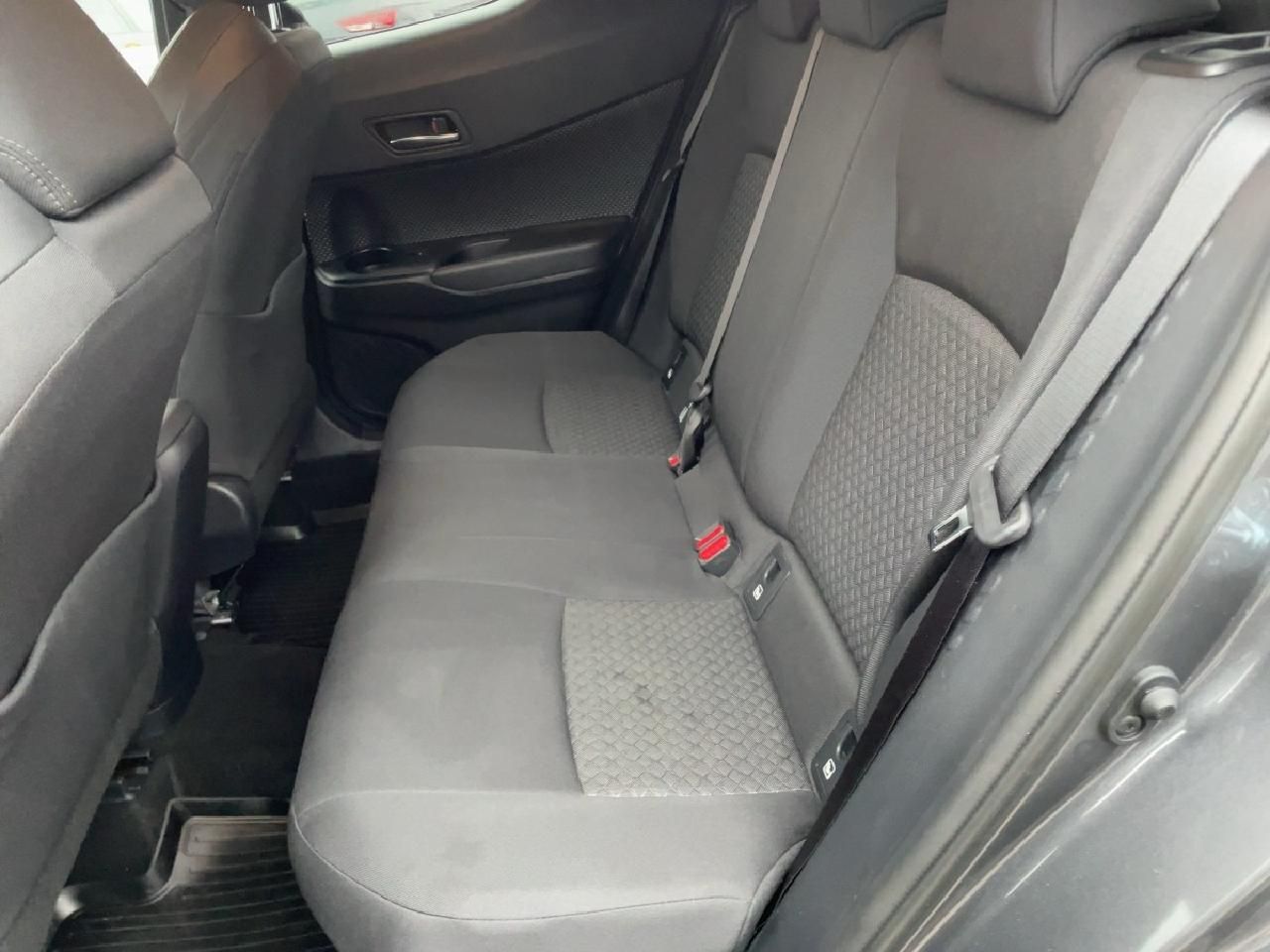 Fahrzeugabbildung Toyota C-HR 2.0 Hybrid Team D + AHK