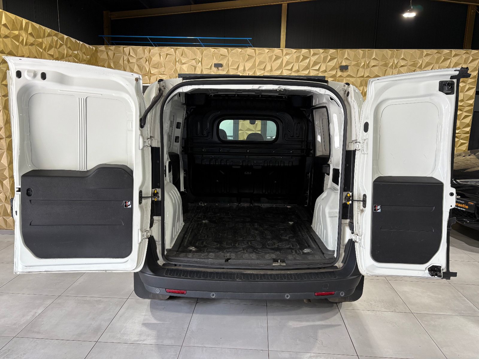 Fahrzeugabbildung Fiat Doblo SX Kasten/3-SITZ/PDC/KLIMA/TEMPOMAT