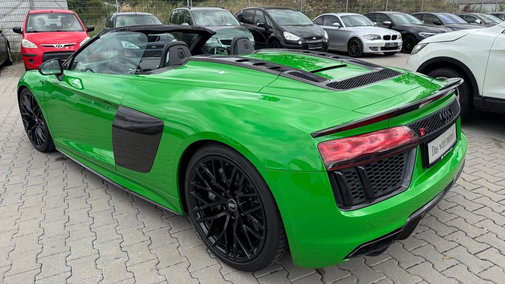 Audi R8