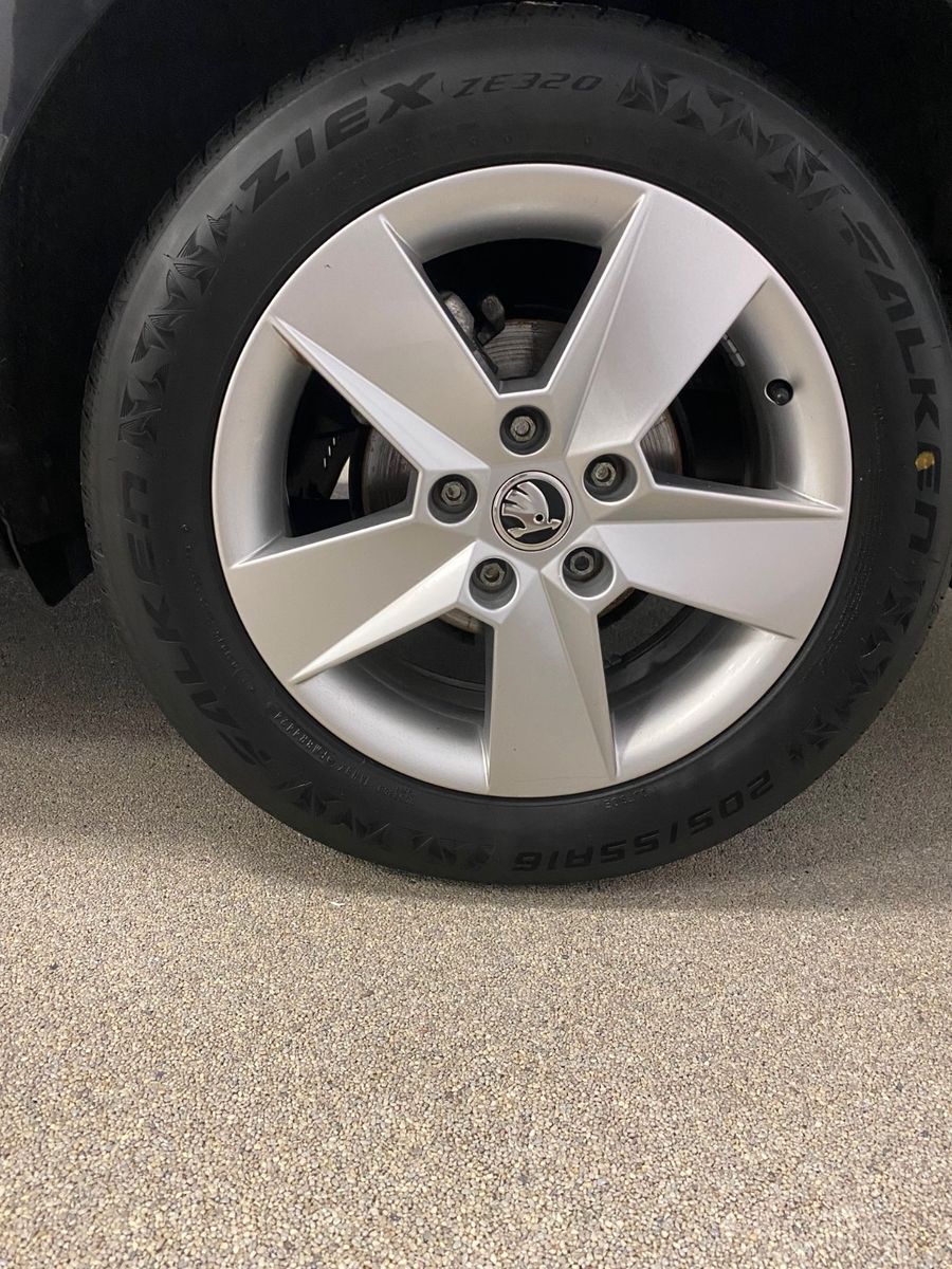 Fahrzeugabbildung SKODA Octavia 1.4 TSI Ambition Combi+NAVI+TEMPOMAT+SHZ