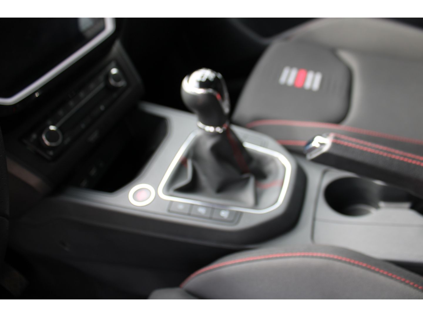 Fahrzeugabbildung SEAT Ibiza 1.5 TSI FR Beats ACC LED RFK Navi Full Lin