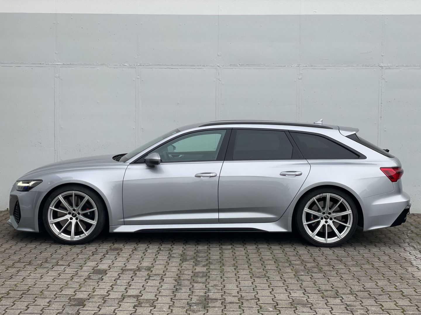 RS6 Avant AHK/B&O/RS-AGA/Matrix/AIR susp/280km/h