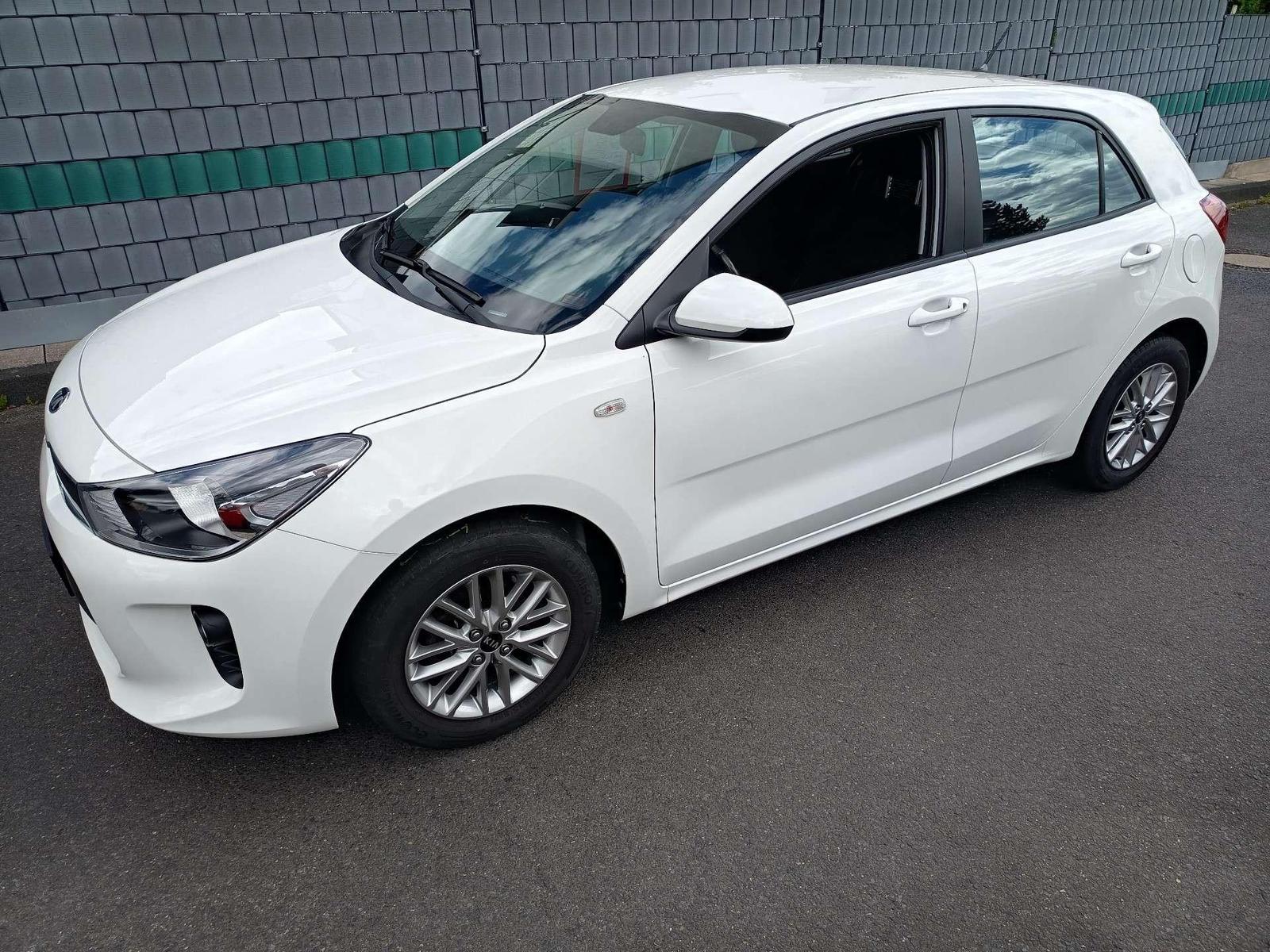 Kia Rio 1.2 Edition 7 Scheckheft gepflegt