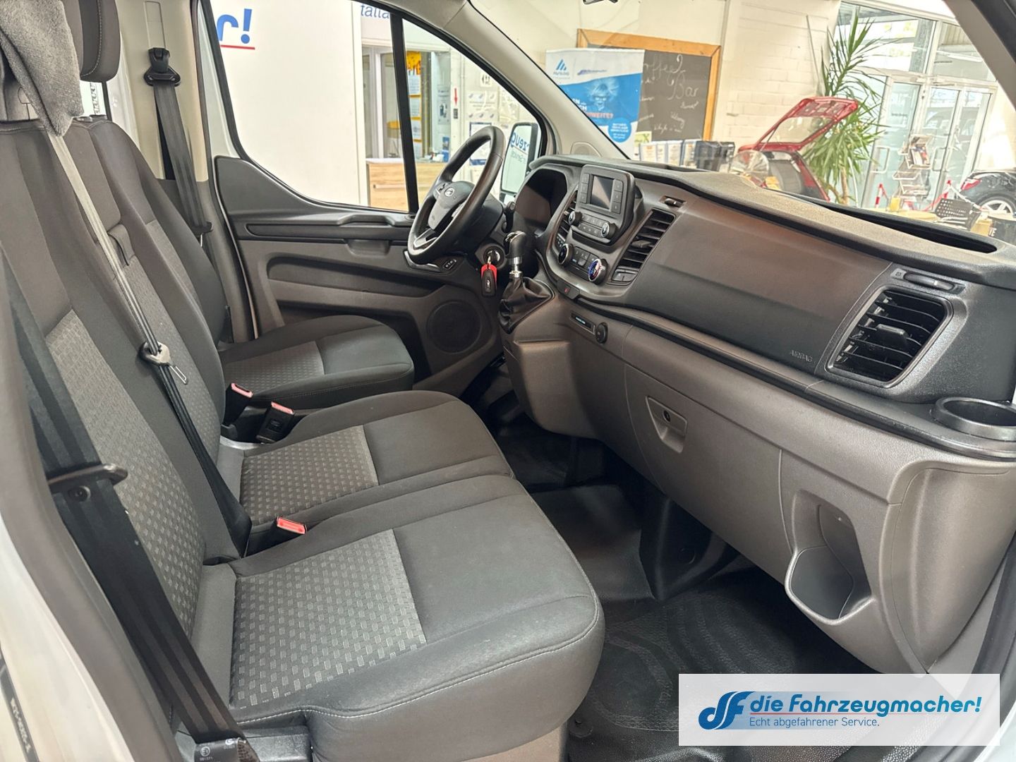 Fahrzeugabbildung Ford Transit Custom Tourneo 320 L2 Trend Dyn. Kurvenl