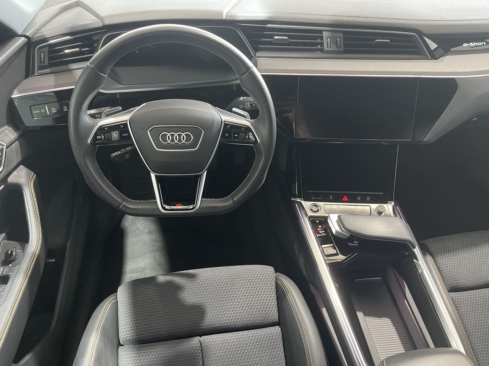 Fahrzeugabbildung Audi e-tron 55 Quattro*S line*LED*Optik*Black Edition