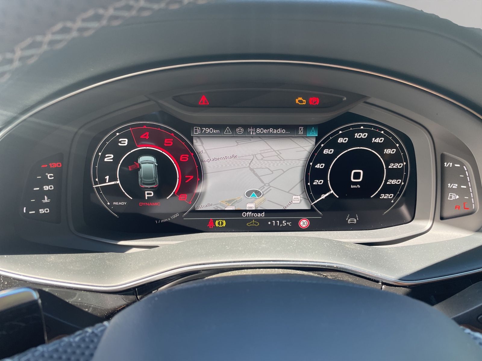 Audi RSQ8 - Bild 12