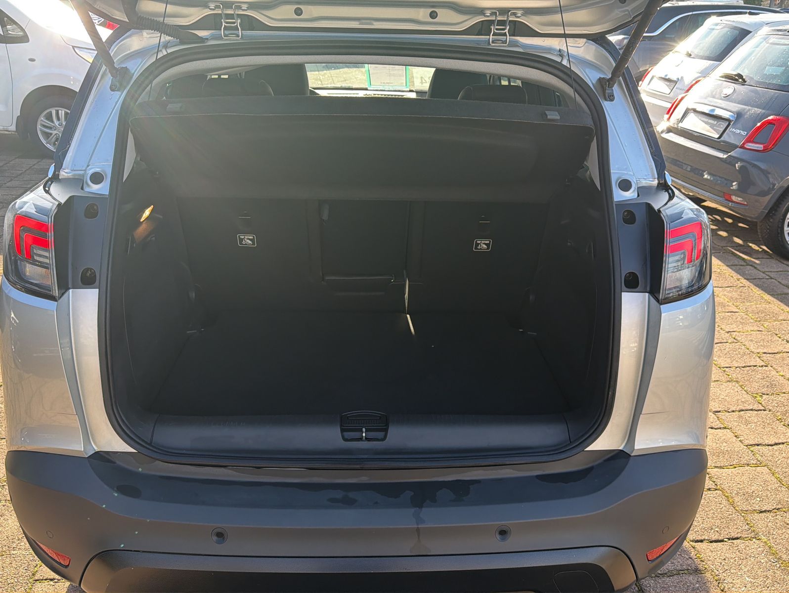 Fahrzeugabbildung Opel Crossland Elegance