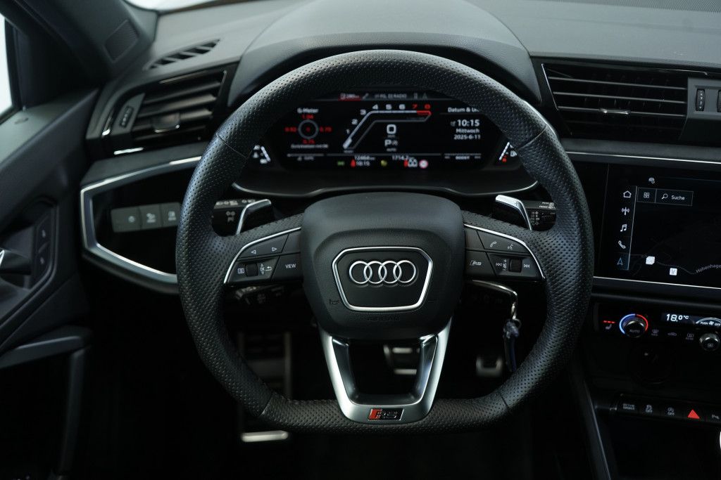 Audi Rsq3