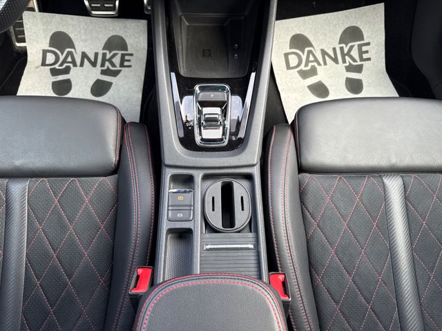 Skoda Octavia Combi RS-LED-AHK-SHZ-CarPlay-Ambi