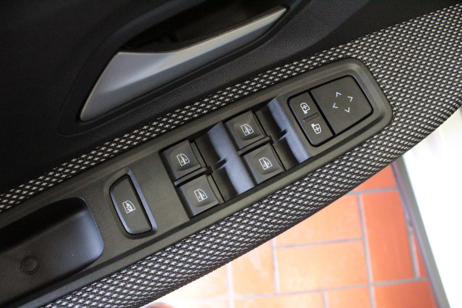 Fahrzeugabbildung Dacia Jogger ECO-G 100 Expression 5-Sitzer *Winterpak*