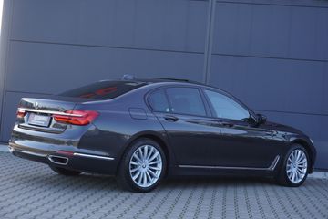 BMW 750 - 7