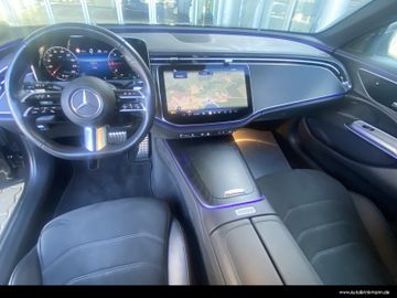 Mercedes E 220 - 12