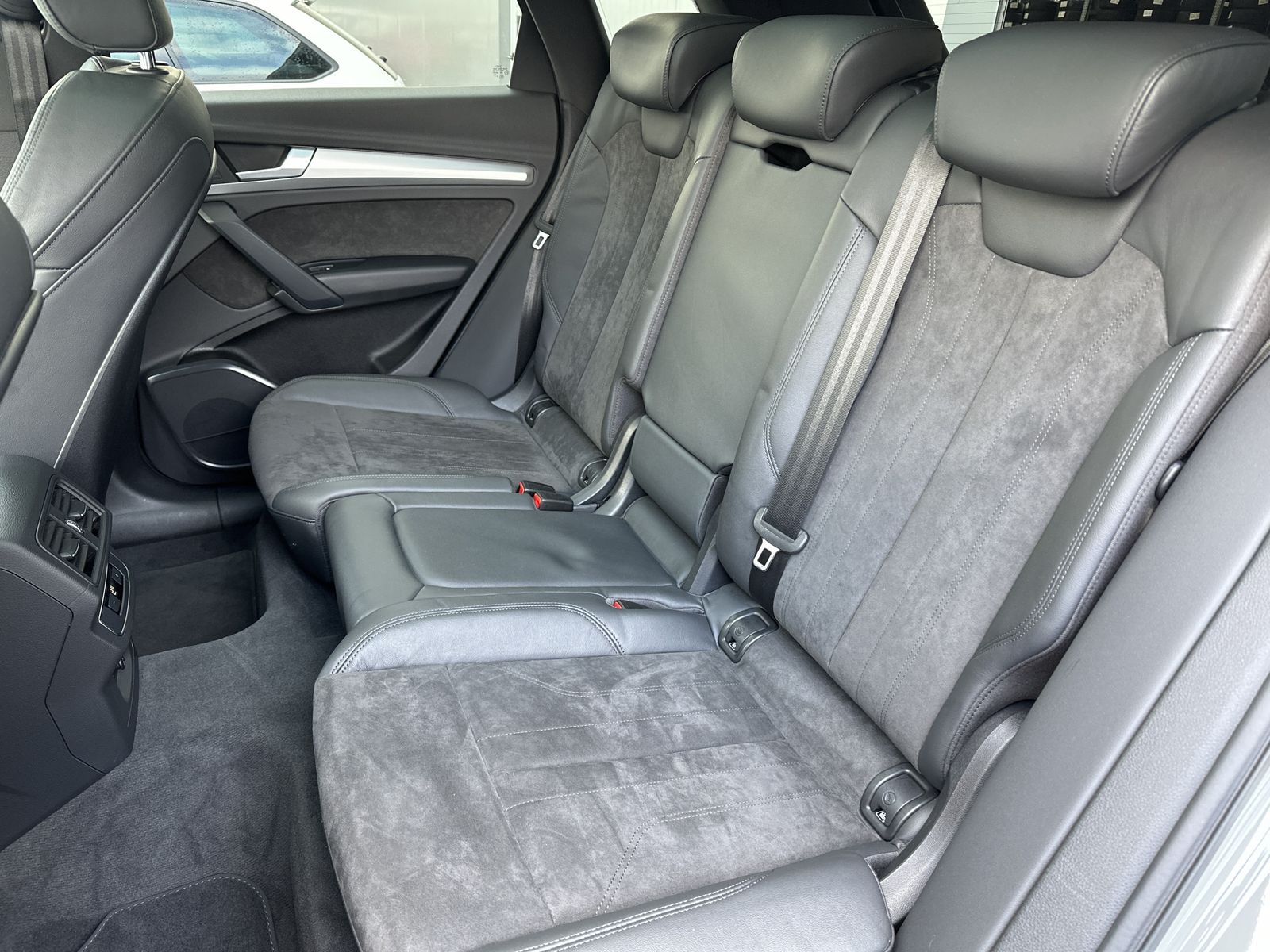 Fahrzeugabbildung Audi Q5 50 TFSIe Qu S-Line NAV+XEN+PANO+KAM+20ZO+DAB