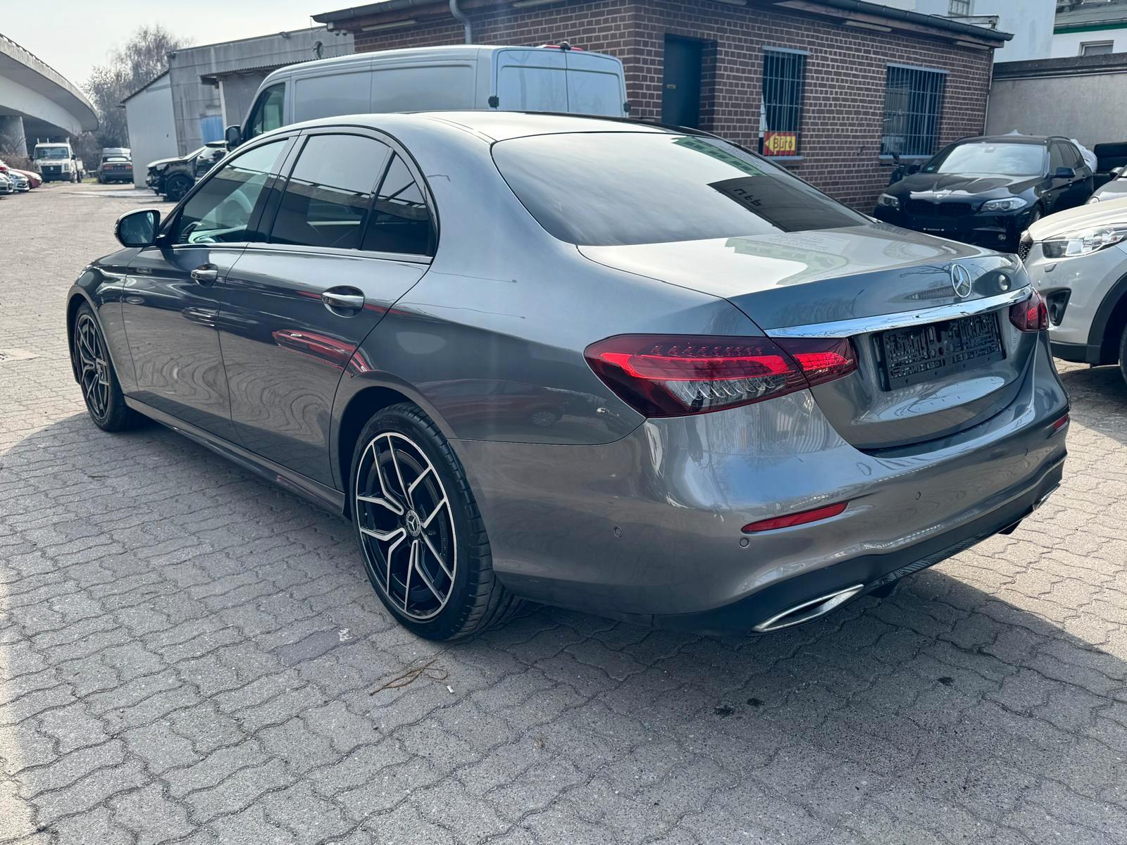 Mercedes-Benz E220d AMG Line/9G-Tr/Pano/360°/Top Zustand!