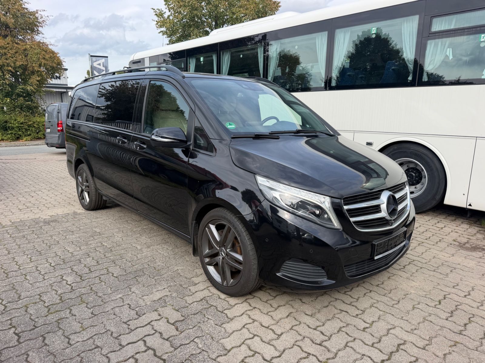 Mercedes-Benz V 250 Avantgarde Leder LED lang 7 Sitzer Standh.