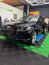 Volkswagen Touareg 3.0 V6 TDI SCR Exclusive BMT Terrain... - Volkswagen Touareg in Duisburg