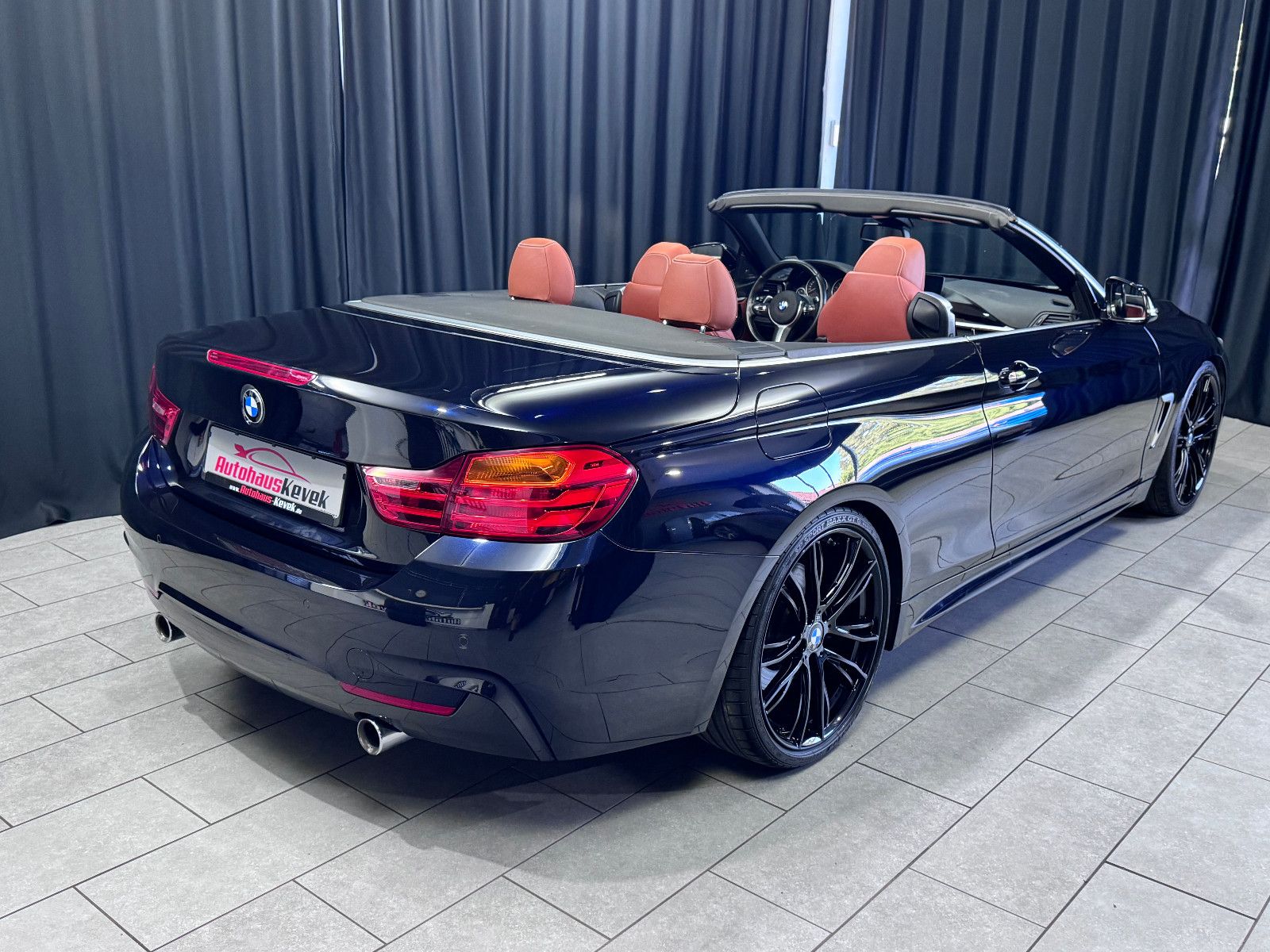 Fahrzeugabbildung BMW 435i xDrive M-SPORT*INIDIVIDUAL*AUTOMATI*HEAD-UP