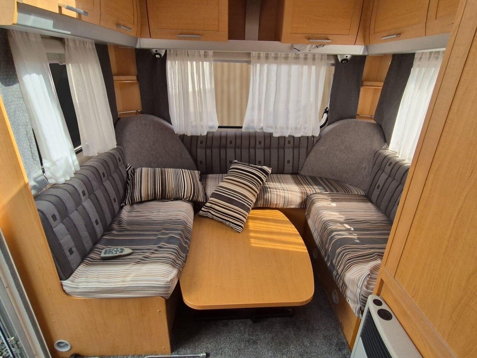 Fahrzeugabbildung Knaus Azur 550 Mover, Batterie, Einzelbetten, Fahrradt