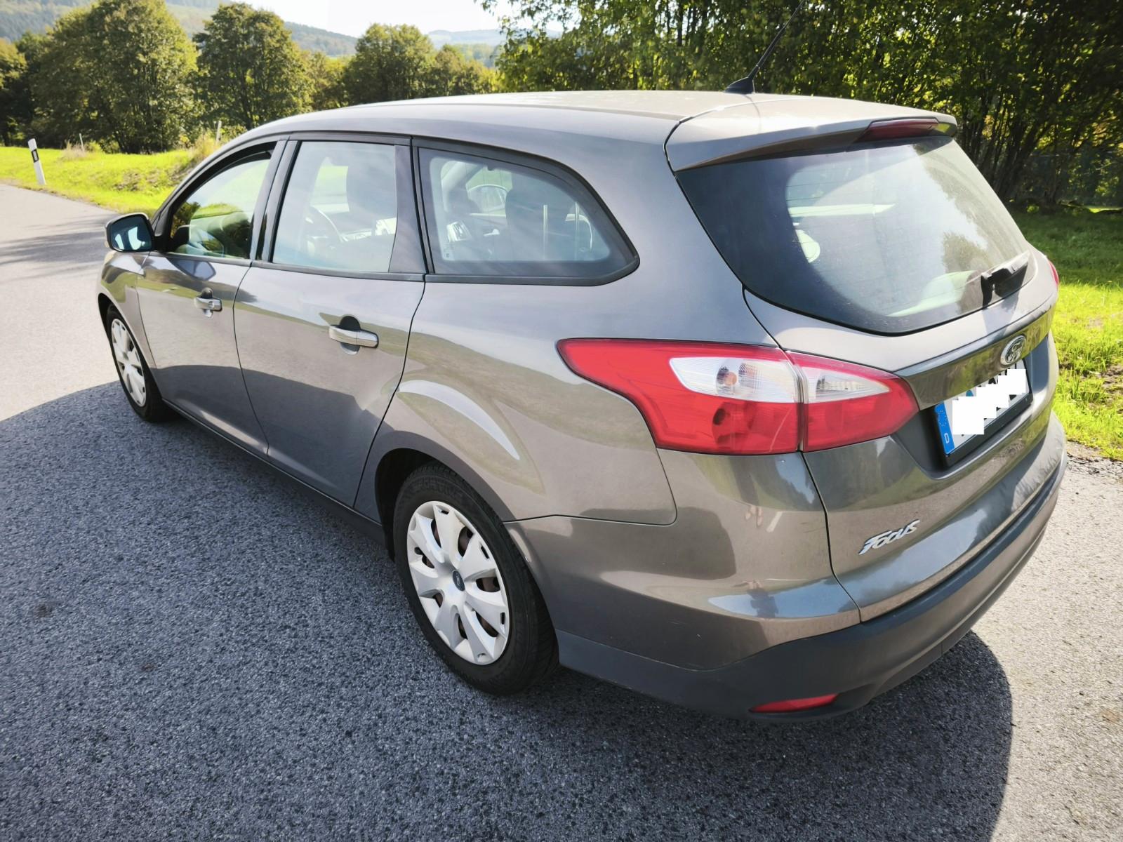 Ford Focus 2011 — photo 6