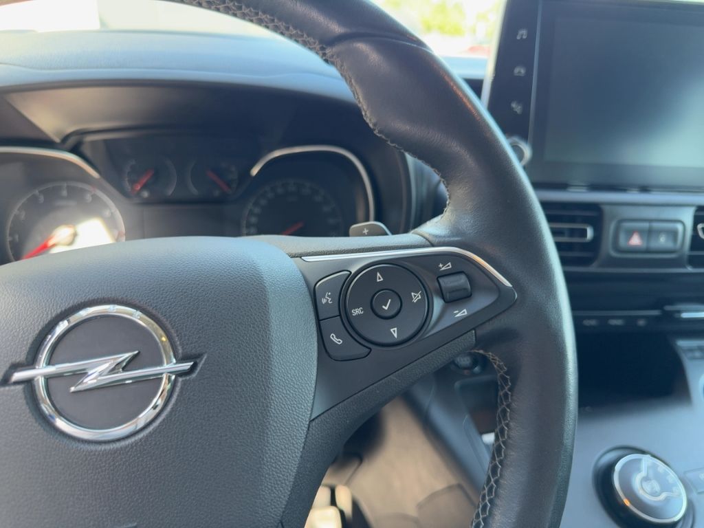 Fahrzeugabbildung Opel Combo Life Ultimate AUTOMATIK  SITZHEIZUNG  RÜCK