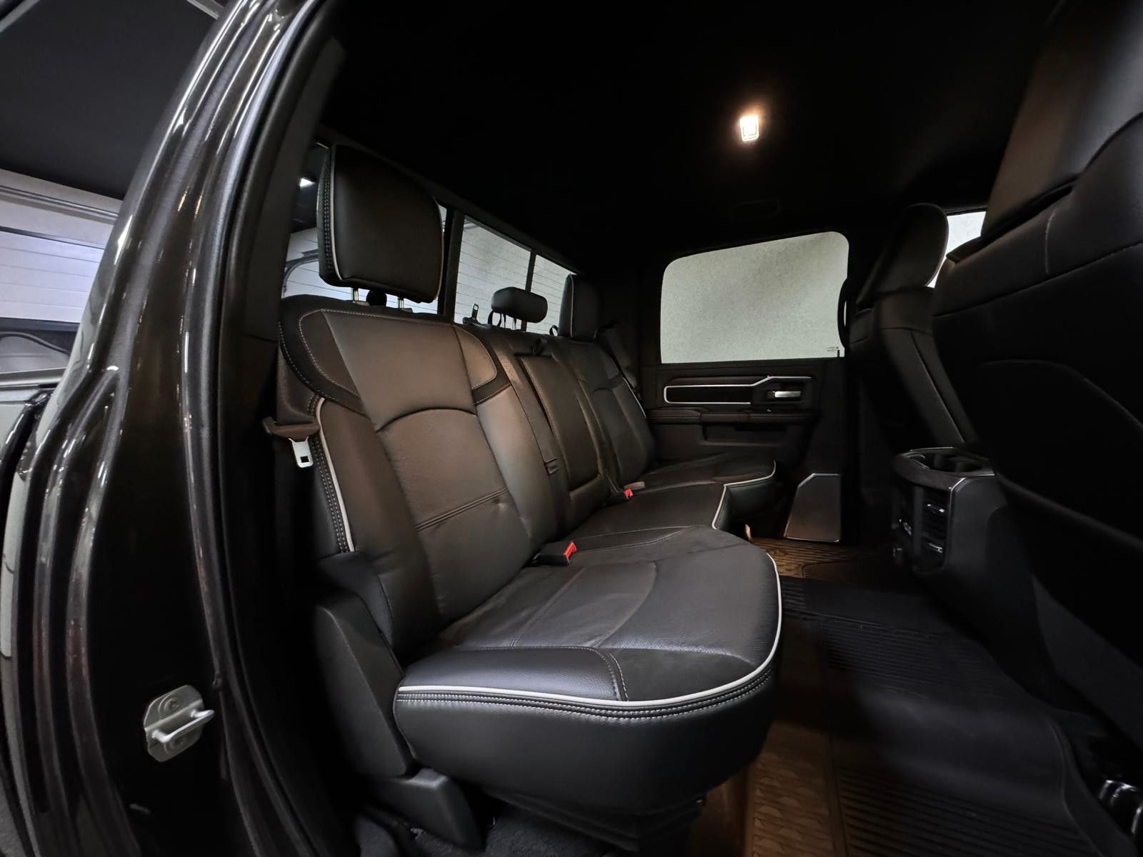Fahrzeugabbildung Dodge RAM 3500 LARAMIE AEV OFF ROAD 6.4L-V8 37"-LONG