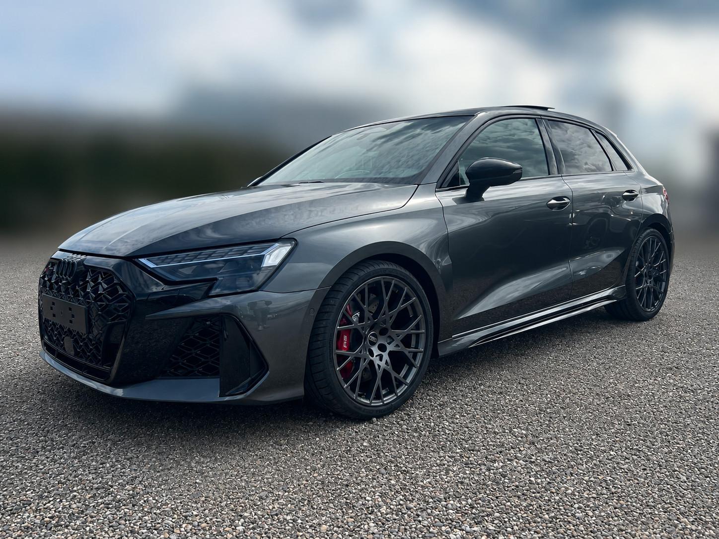 Audi RS3 Sportback HUD 280km/h Pano Raute-rot 360°